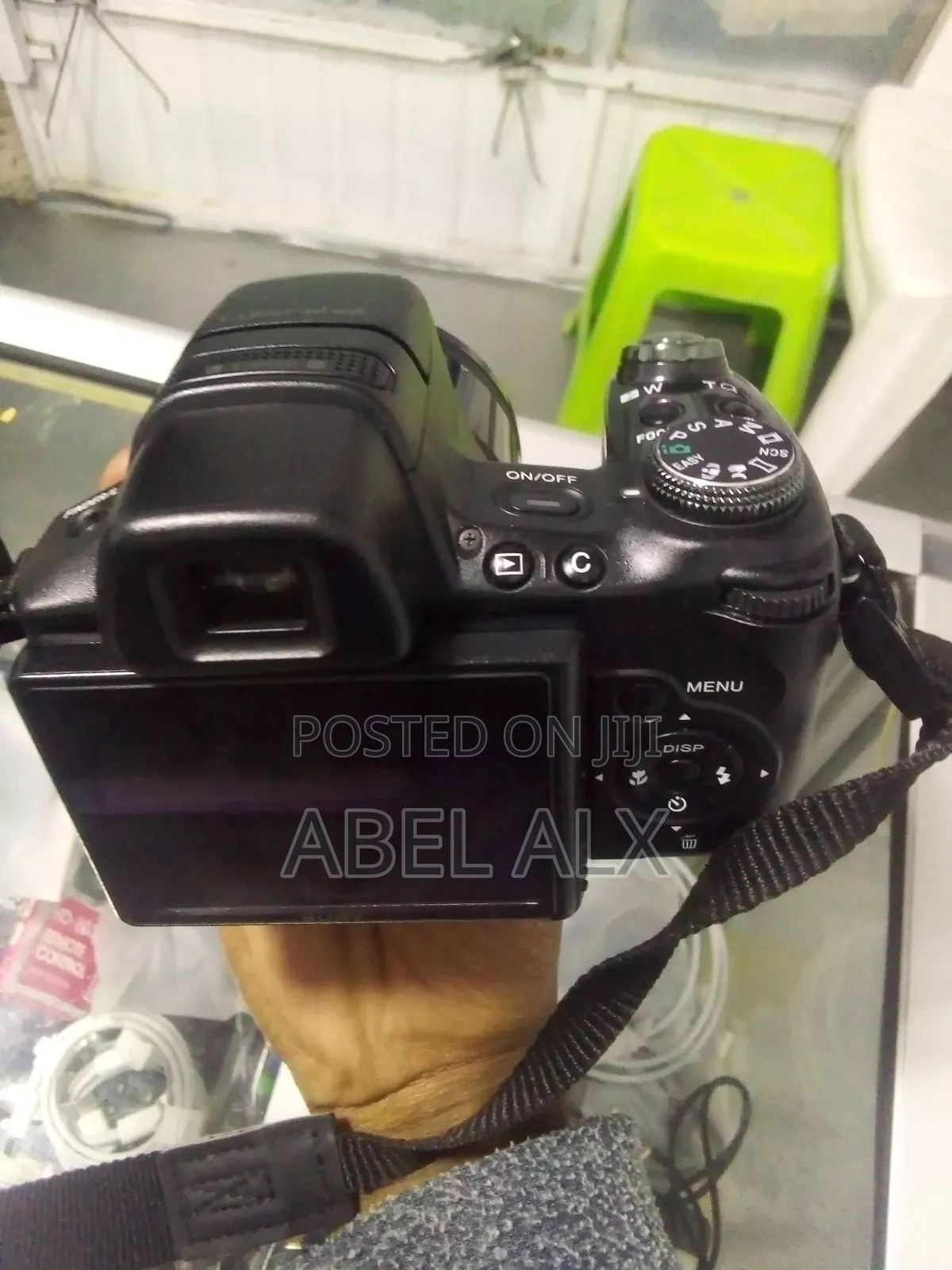 Camera and Eliktroncs