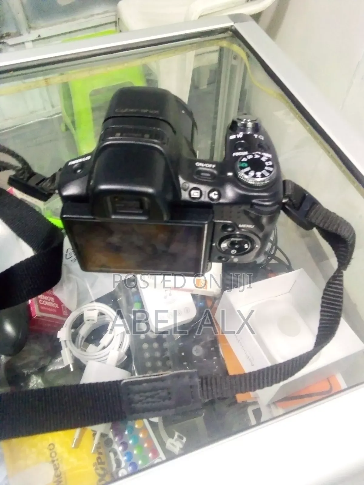 Camera and Eliktroncs