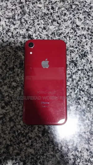 Apple XR 64 GB Red