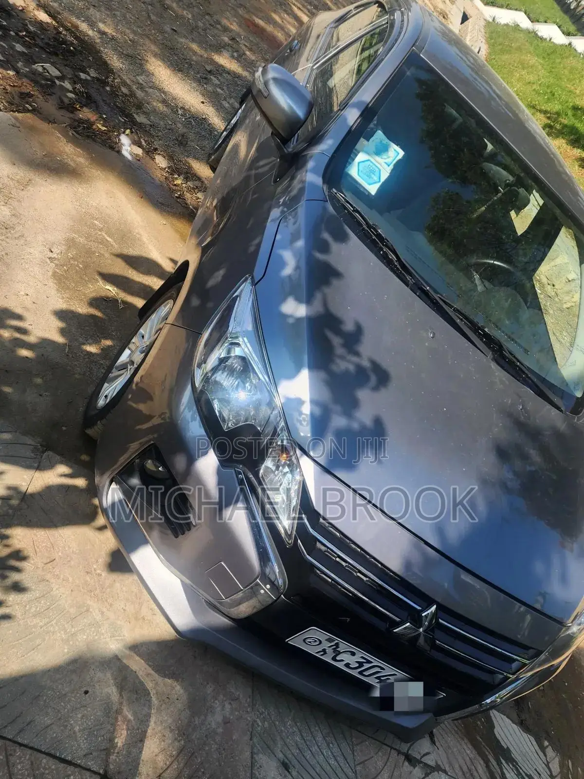 Mitsubishi Attrage 2022 Silver