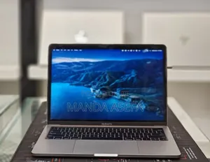 Photo - New Laptop Apple MacBook Pro 2017 16GB Intel Core I7 SSD 512GB