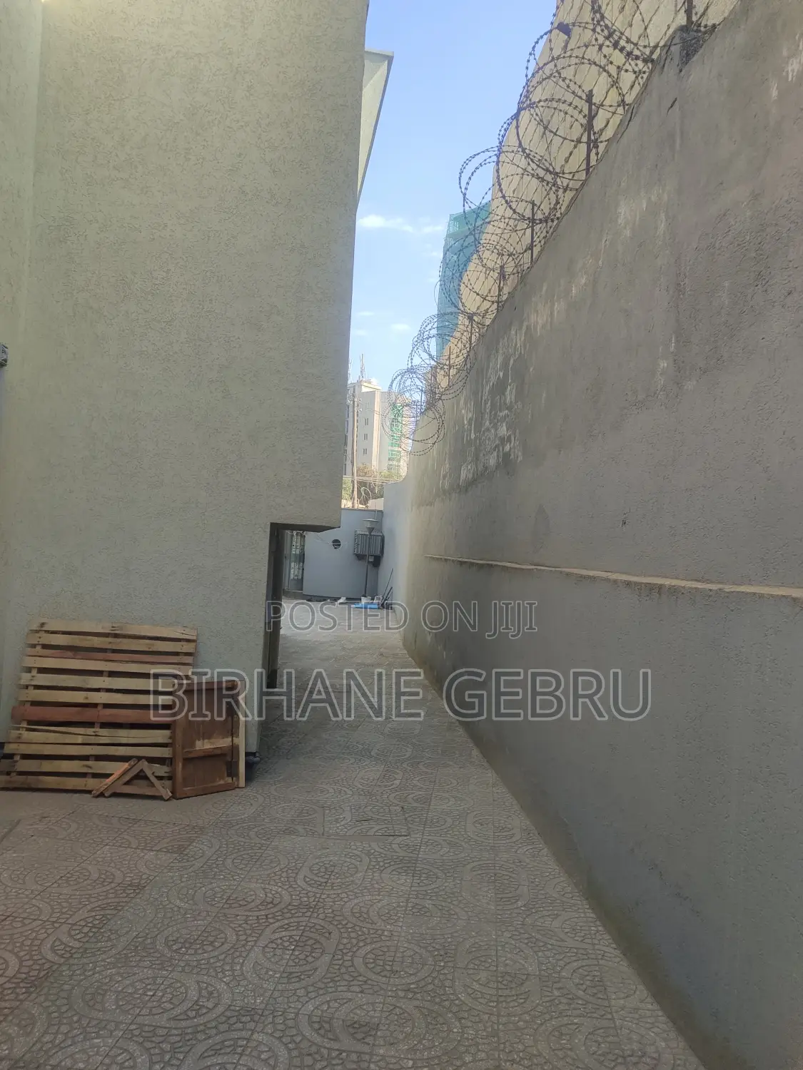 14bdrm House in G+2 House, Bole for rent