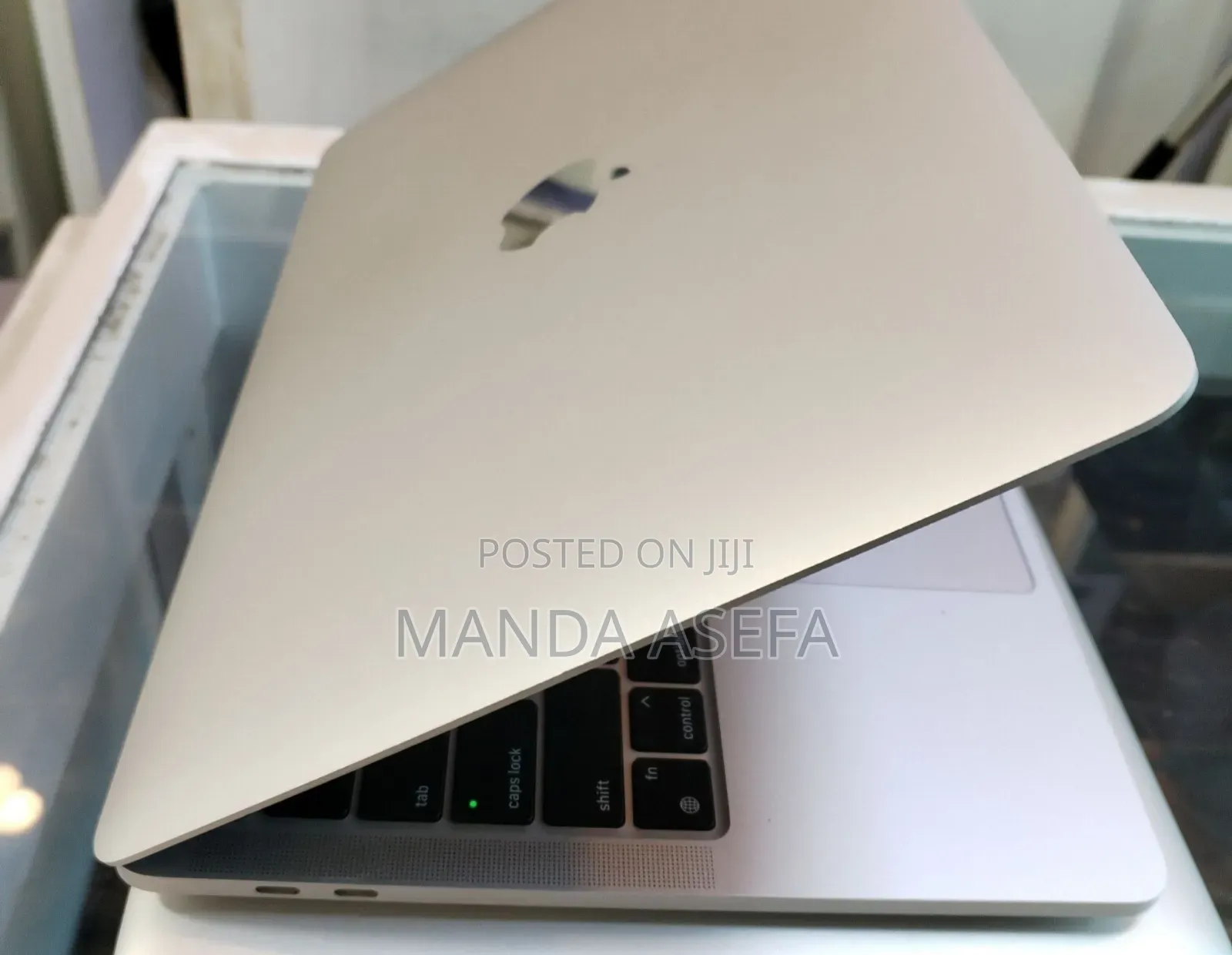 New Laptop Apple MacBook Pro M1 16GB Apple M1 Pro SSD 512GB