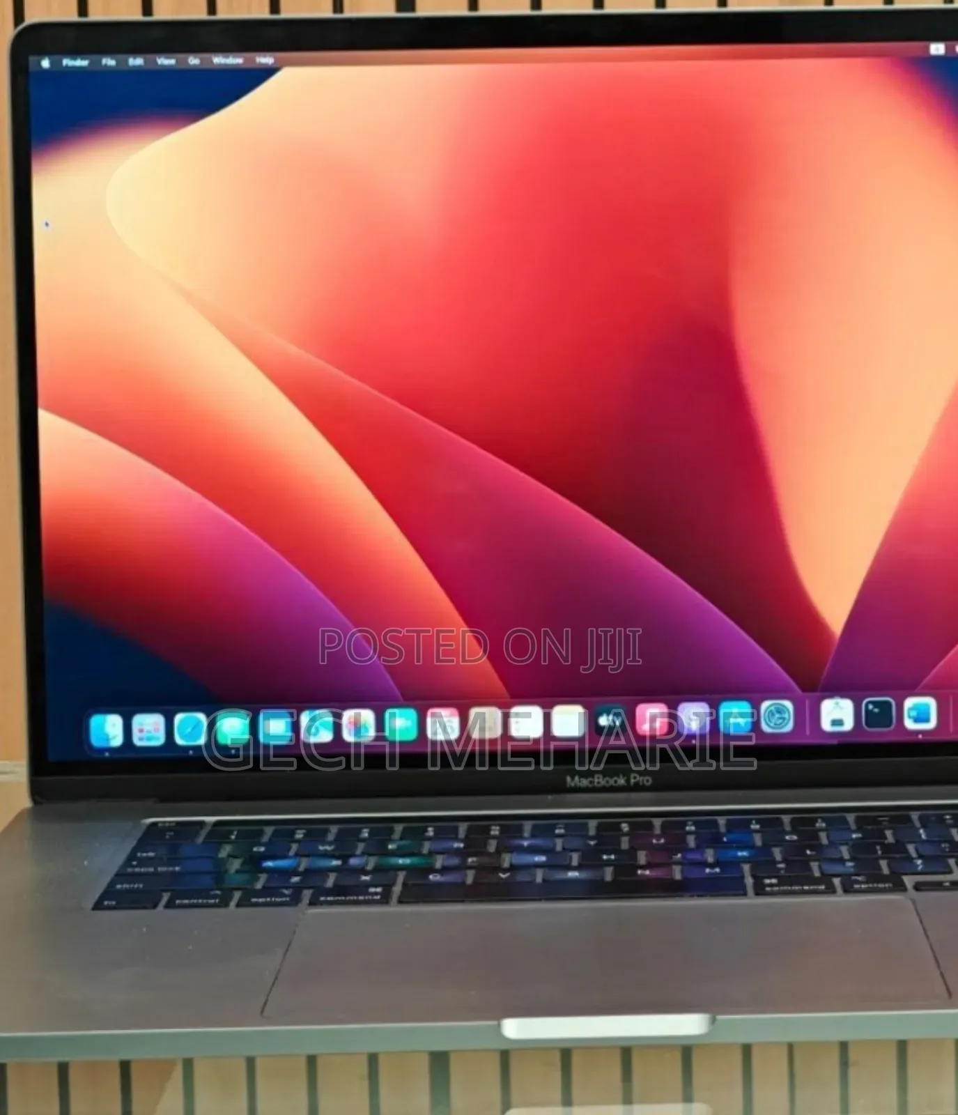 New Laptop Apple MacBook Pro 2019 16GB Intel Core I7 SSD 512GB