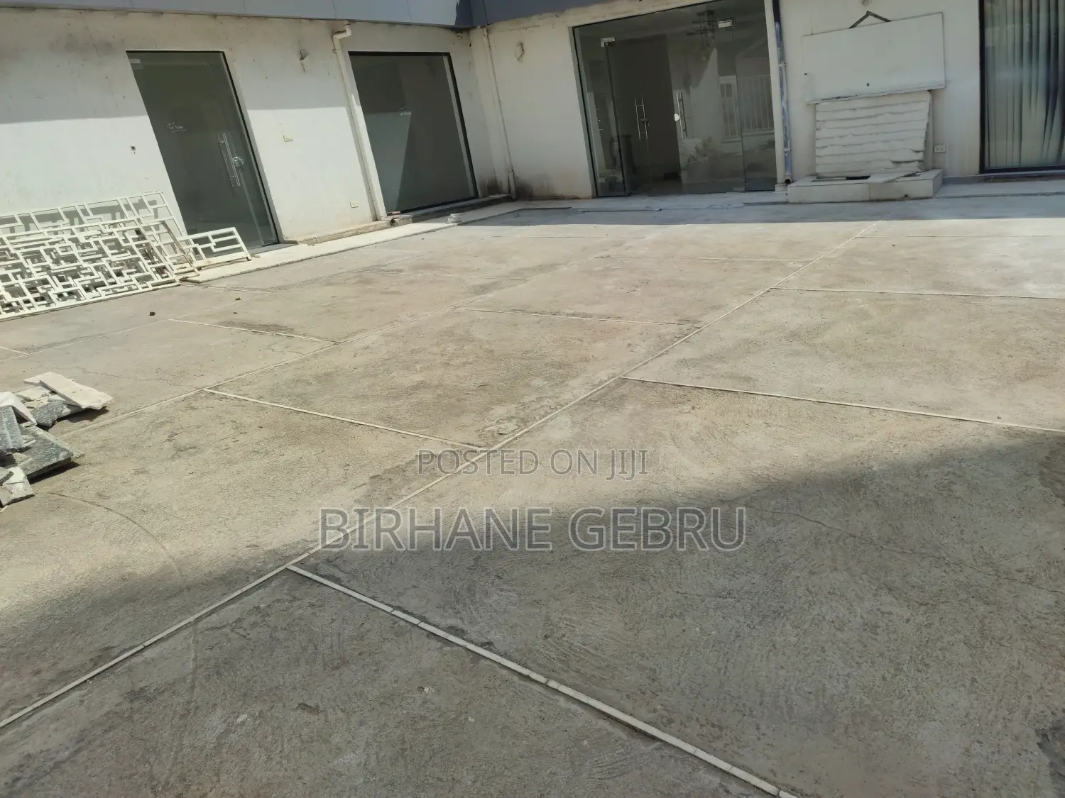 Villa House Rent for Resturant Cafe .Berger