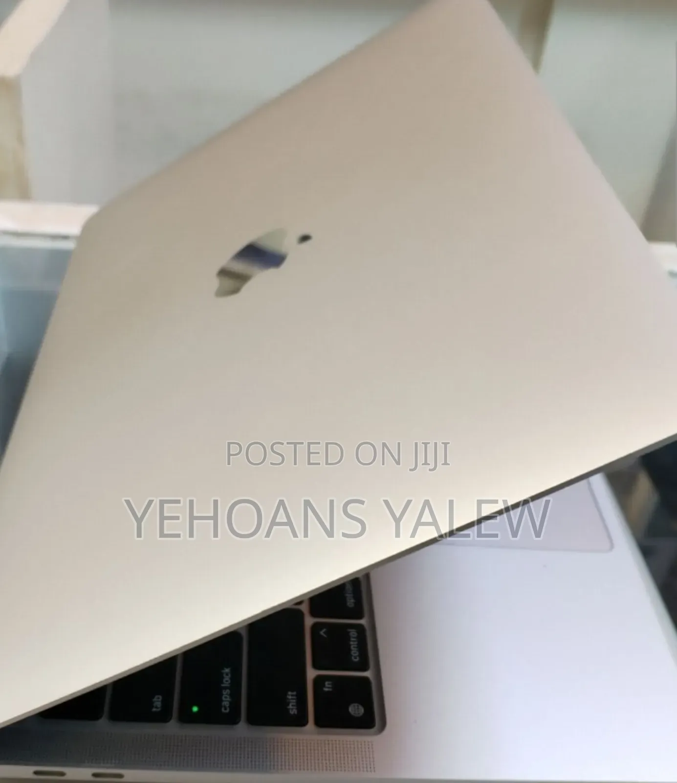 New Laptop Apple MacBook Pro 2020 M1 16GB Apple M1 Pro SSD 512GB