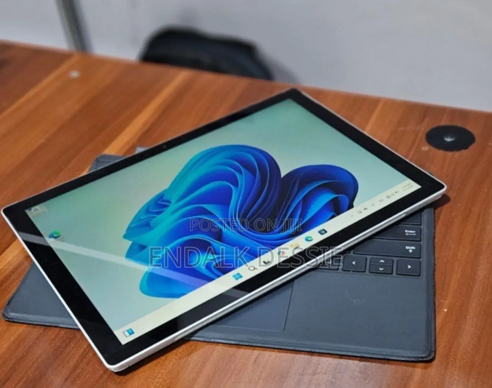 New Laptop Microsoft Surface Pro 7 8GB Intel Core I5 SSD 128GB