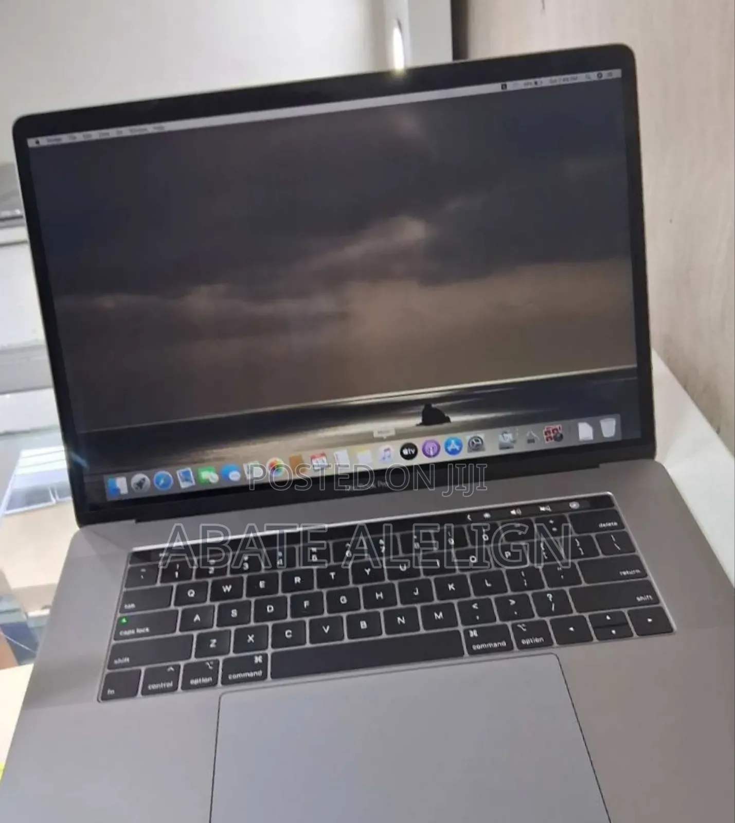 New Laptop Apple MacBook Pro 2019 32GB Intel Core I9 SSD 512GB