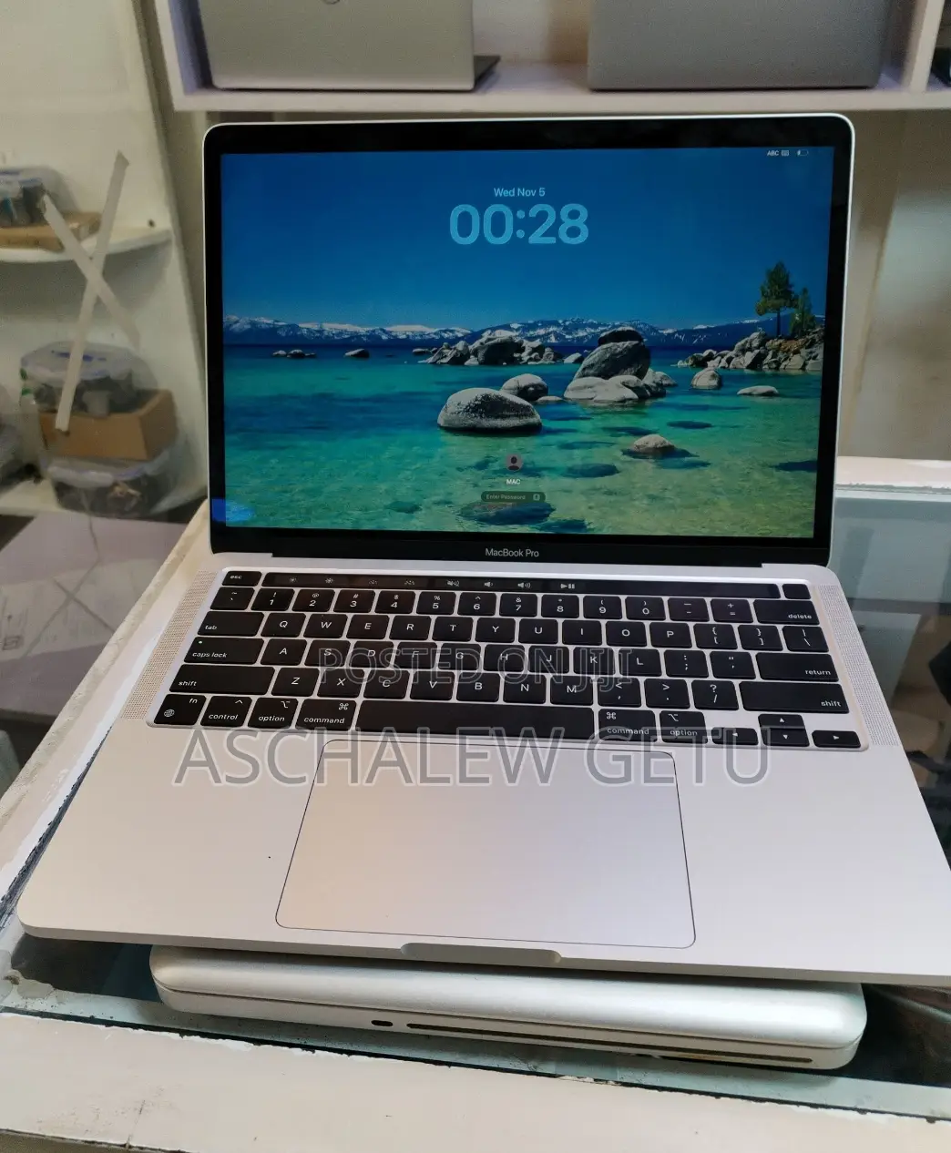 New Laptop Apple MacBook Pro M1 16GB Apple M1 Pro SSD 512GB