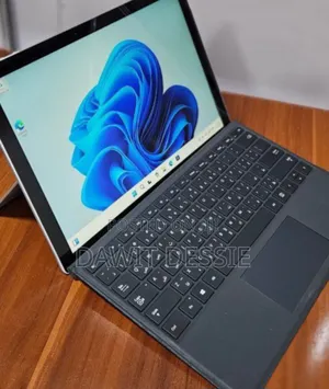 Photo - New Laptop Microsoft Surface 8GB Intel Core I5 SSD 128GB