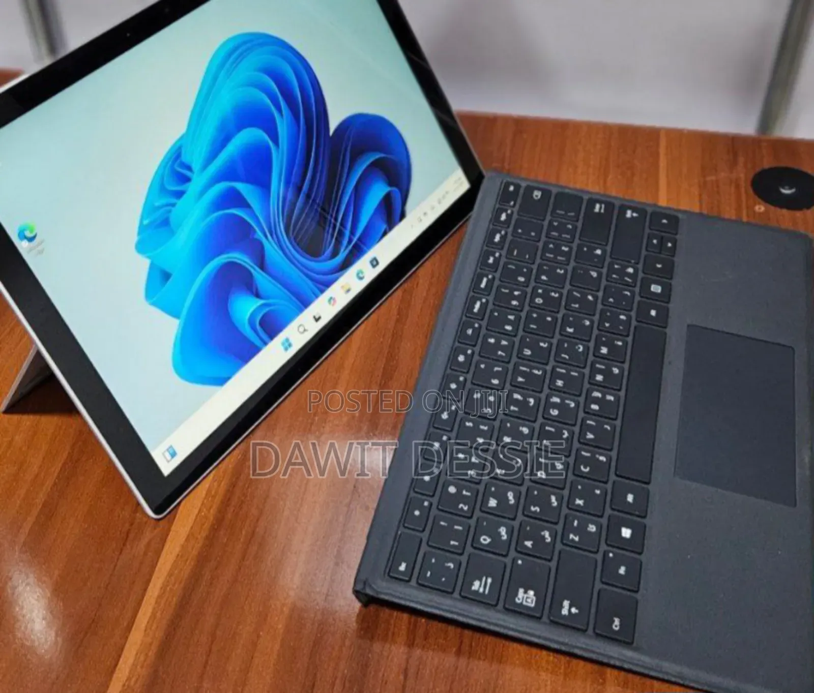 New Laptop Microsoft Surface 8GB Intel Core I5 SSD 128GB