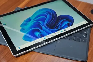 New Laptop Microsoft Surface 8GB Intel Core I5 SSD 128GB