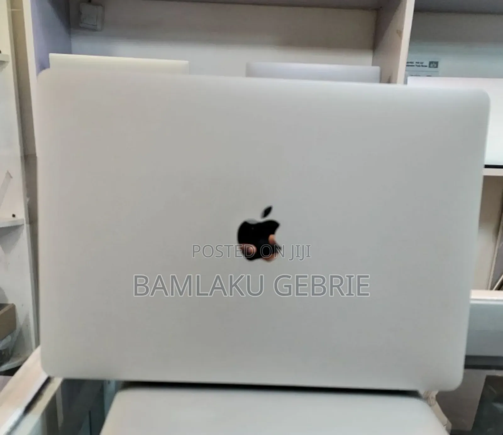 New Laptop Apple MacBook Pro 2020 M1 16GB Apple M1 Pro SSD 512GB