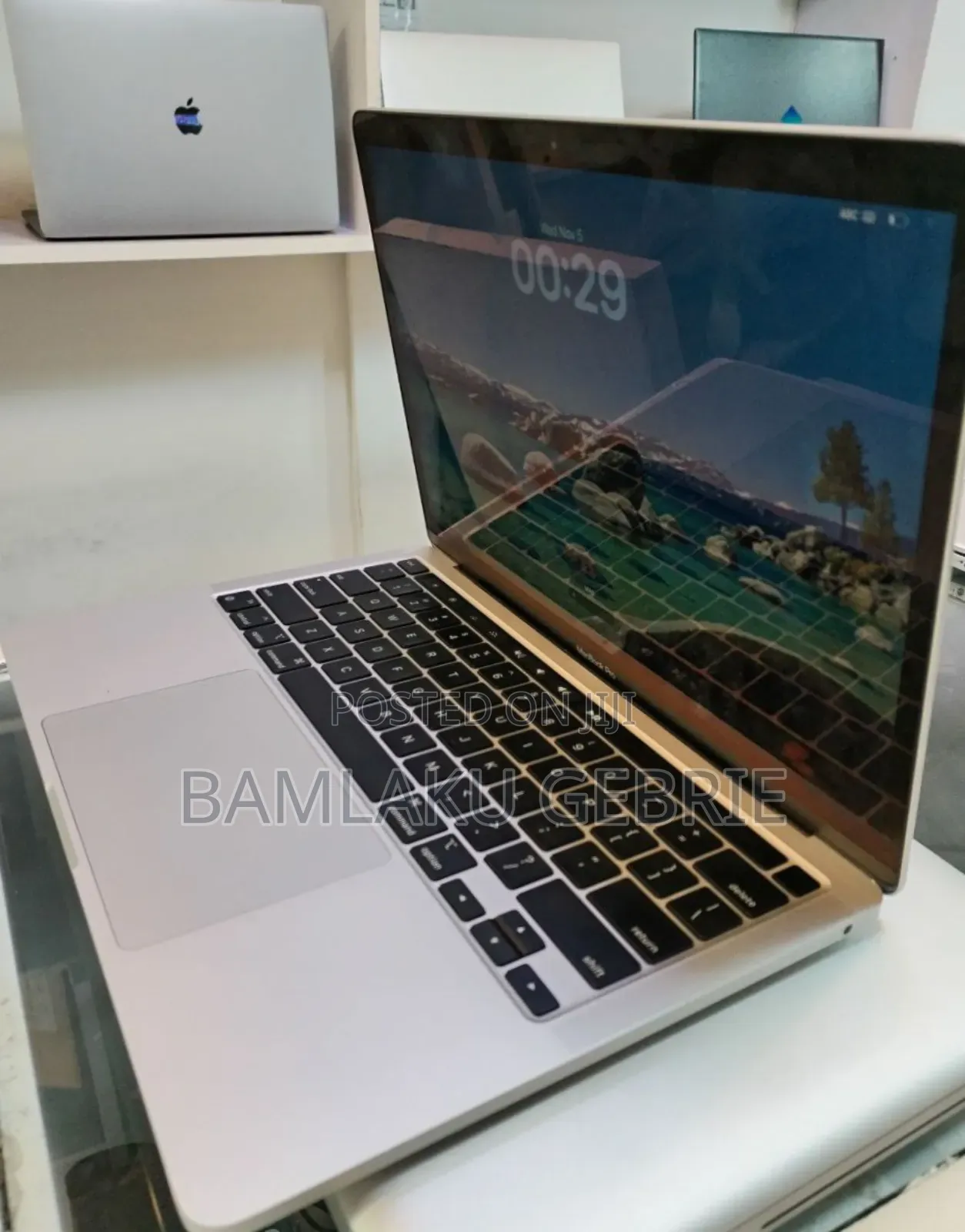 New Laptop Apple MacBook Pro 2020 M1 16GB Apple M1 Pro SSD 512GB