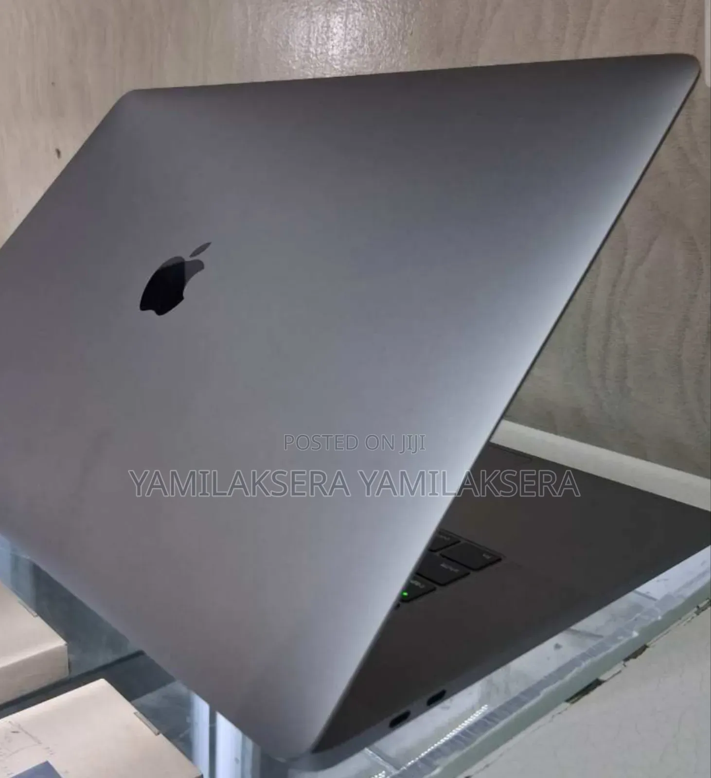 New Laptop Apple MacBook Pro 2019 32GB Intel Core I9 SSD 512GB