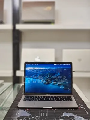 Photo - New Laptop Apple MacBook Pro 2016 16GB Intel Core I7 SSD 512GB