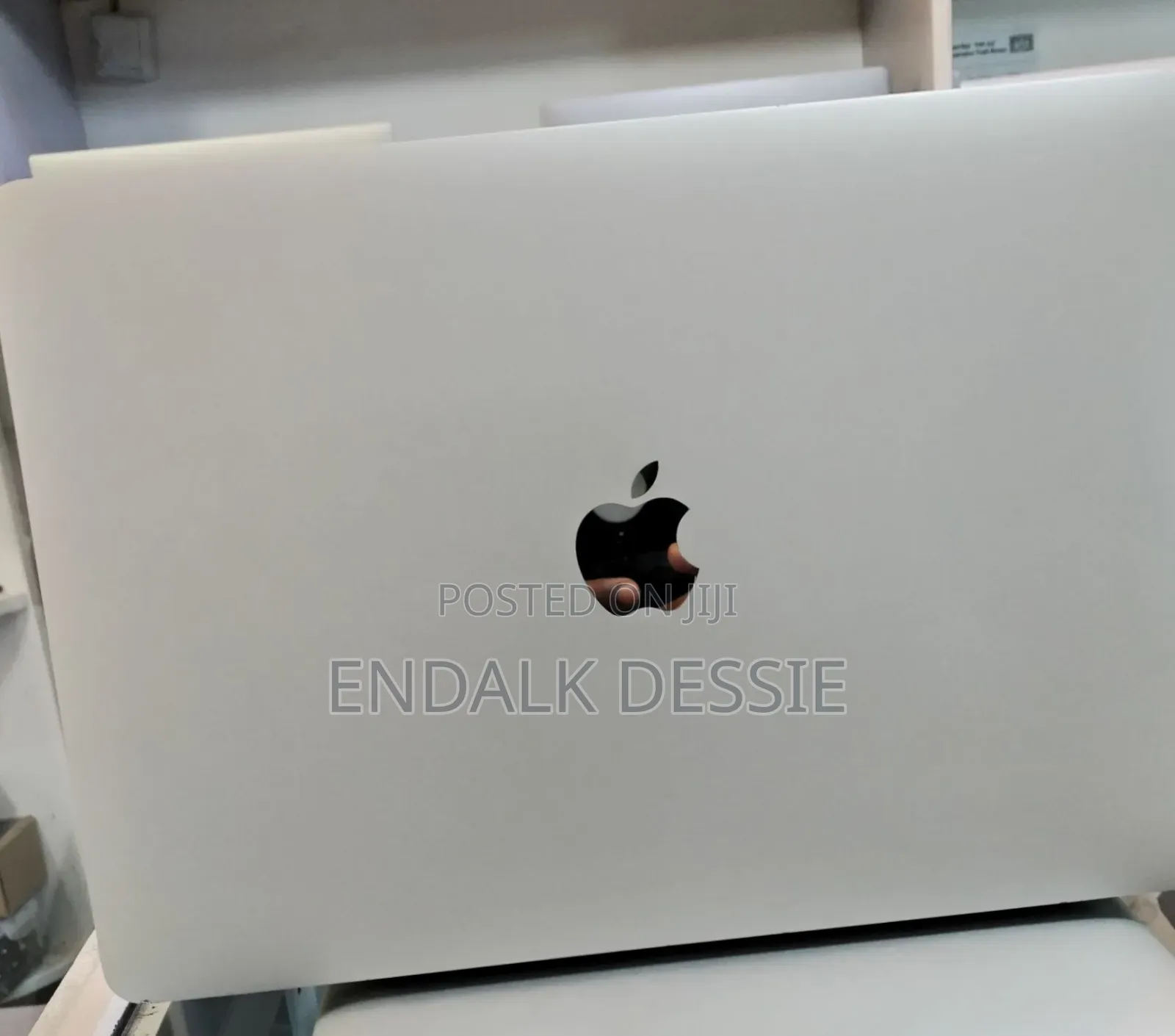 New Laptop Apple MacBook Pro M1 16GB Apple M1 Pro SSD 512GB