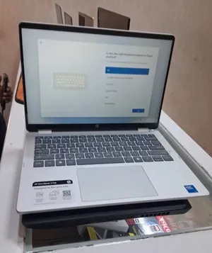 New Laptop HP OmniBook 5 Flip 16GB Intel Core Ultra 7 SSD 1T