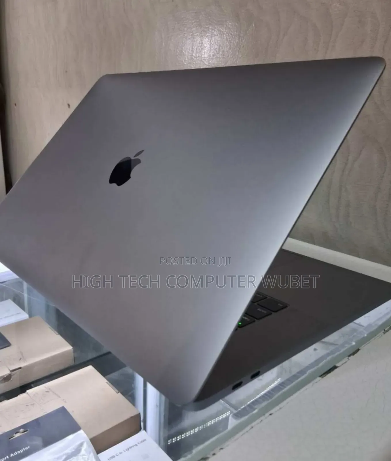 New Laptop Apple MacBook Pro 2019 32GB Intel Core I9 SSD 512GB