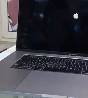 Photo - New Laptop Apple MacBook Pro 2019 32GB Intel Core I7 SSD 1T