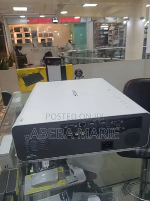 Home Cinema Projector Sony VPL-Ch350 Model