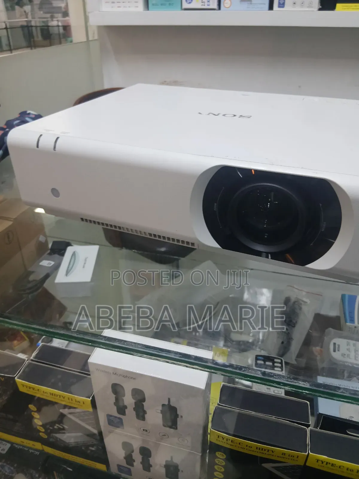 Home Cinema Projector Sony VPL-Ch350 Model