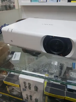 Home Cinema Projector Sony VPL-Ch350 Model