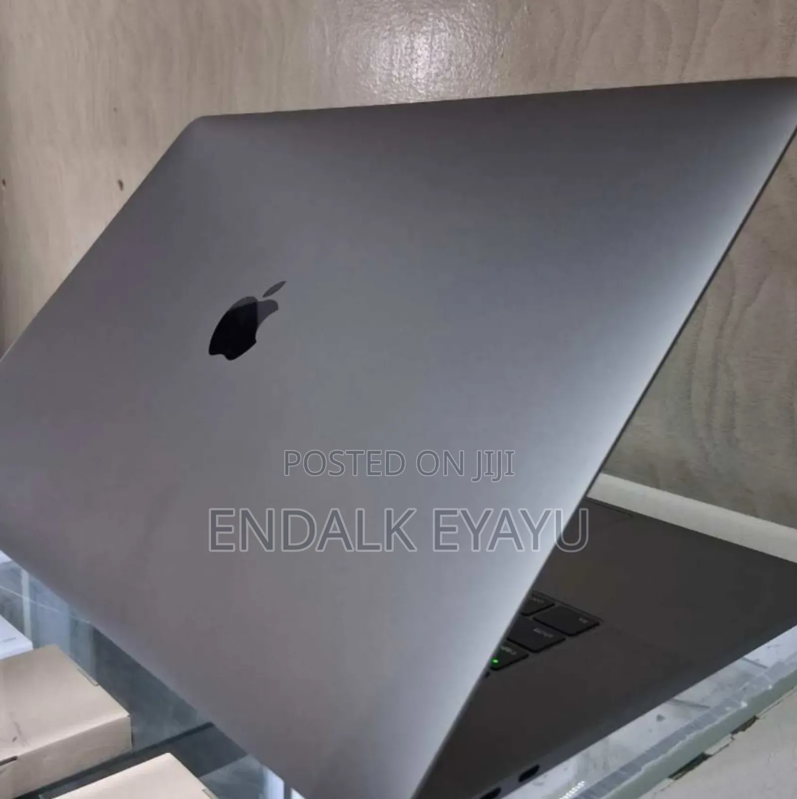 New Laptop Apple MacBook Pro 2019 32GB Intel Core I9 SSD 512GB