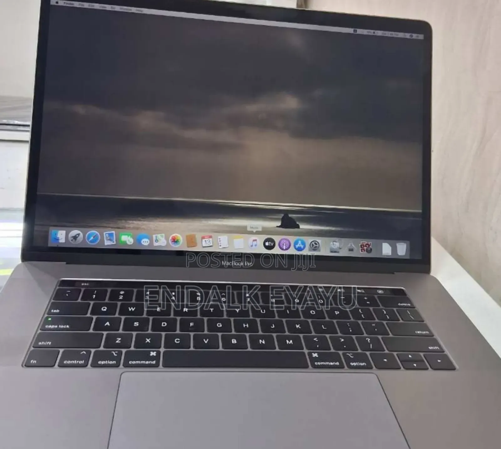 New Laptop Apple MacBook Pro 2019 32GB Intel Core I9 SSD 512GB