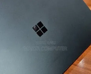 New Laptop Microsoft Surface 16GB Intel Core I7 SSD 1T
