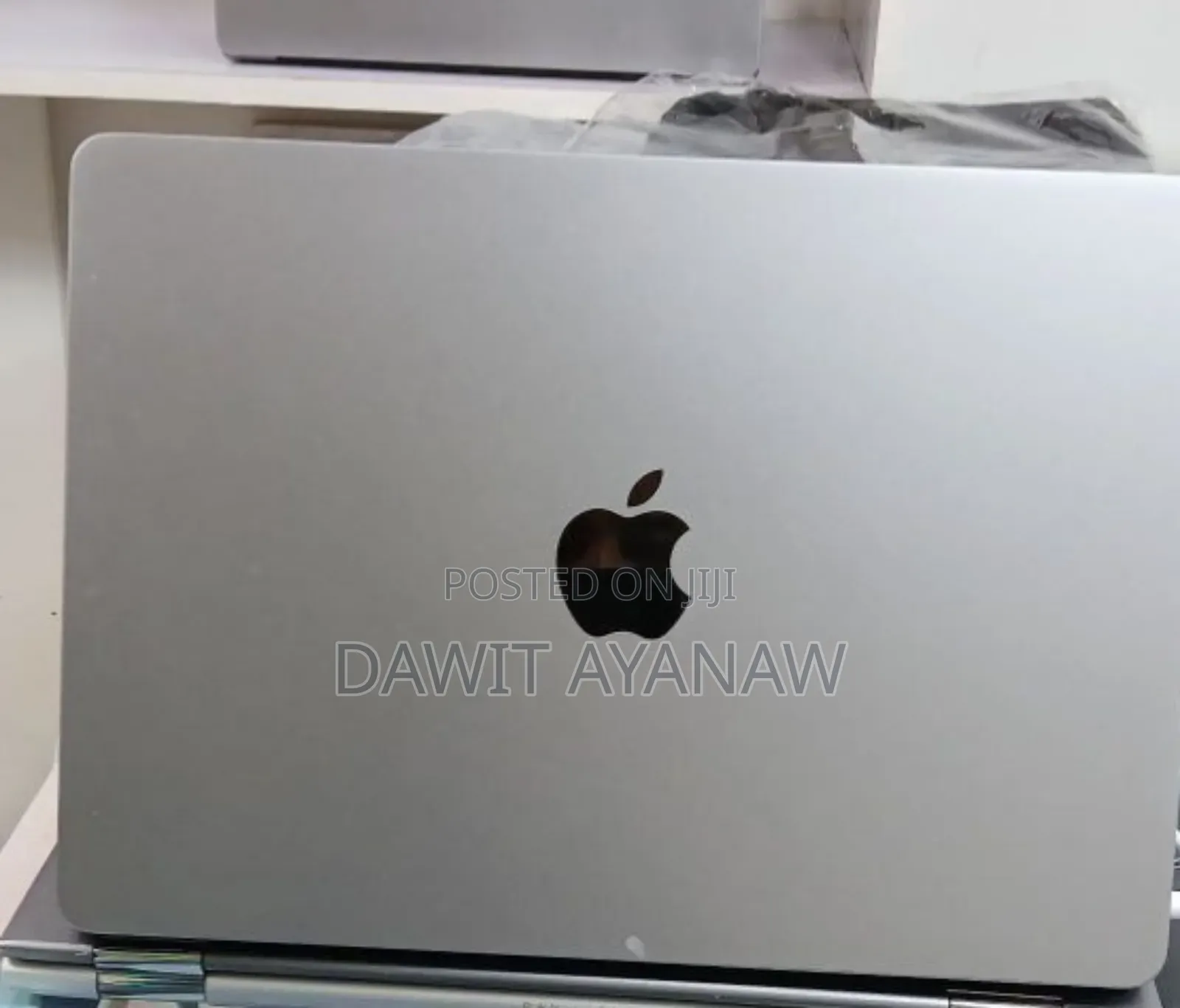 New Laptop Apple MacBook Air 2022 M2 8GB Apple M2 SSD 256GB