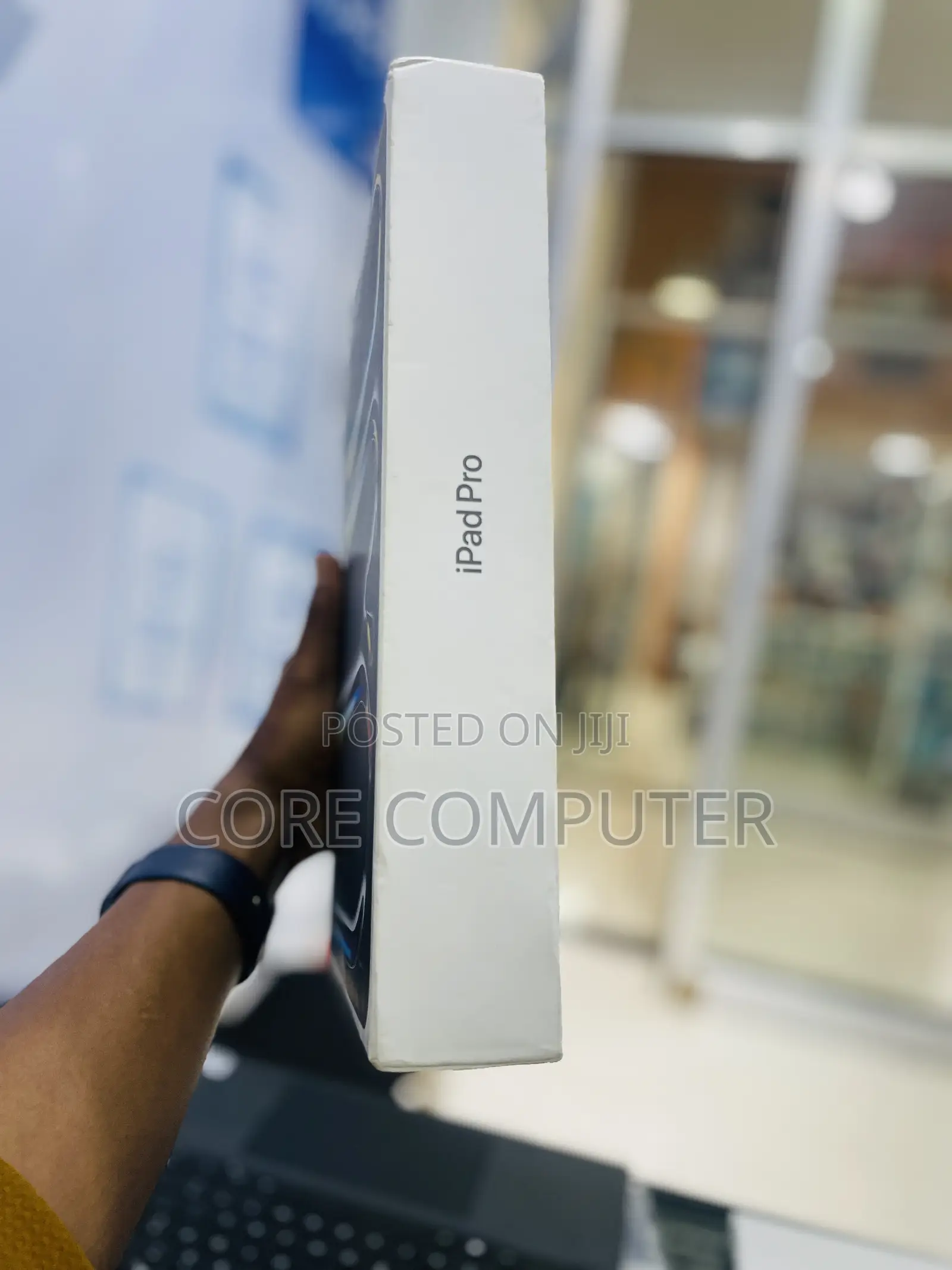 New Apple iPad Pro 13 (2024) 256 GB Black