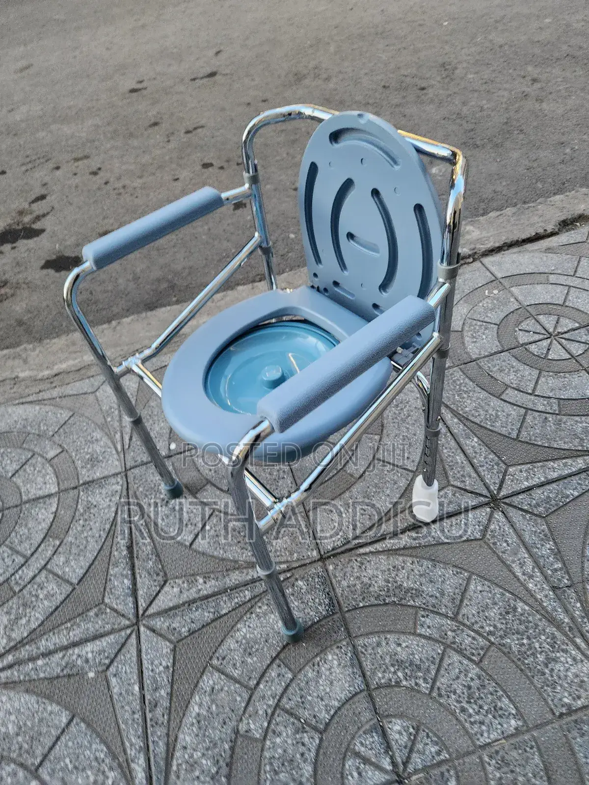 Commode Chair較少toilet Chair丸的commode Chair奢侈poty Chair Medical Chair