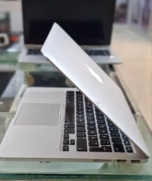 New Laptop Apple MacBook Pro 2014 8GB Intel Core I7 SSD 256GB