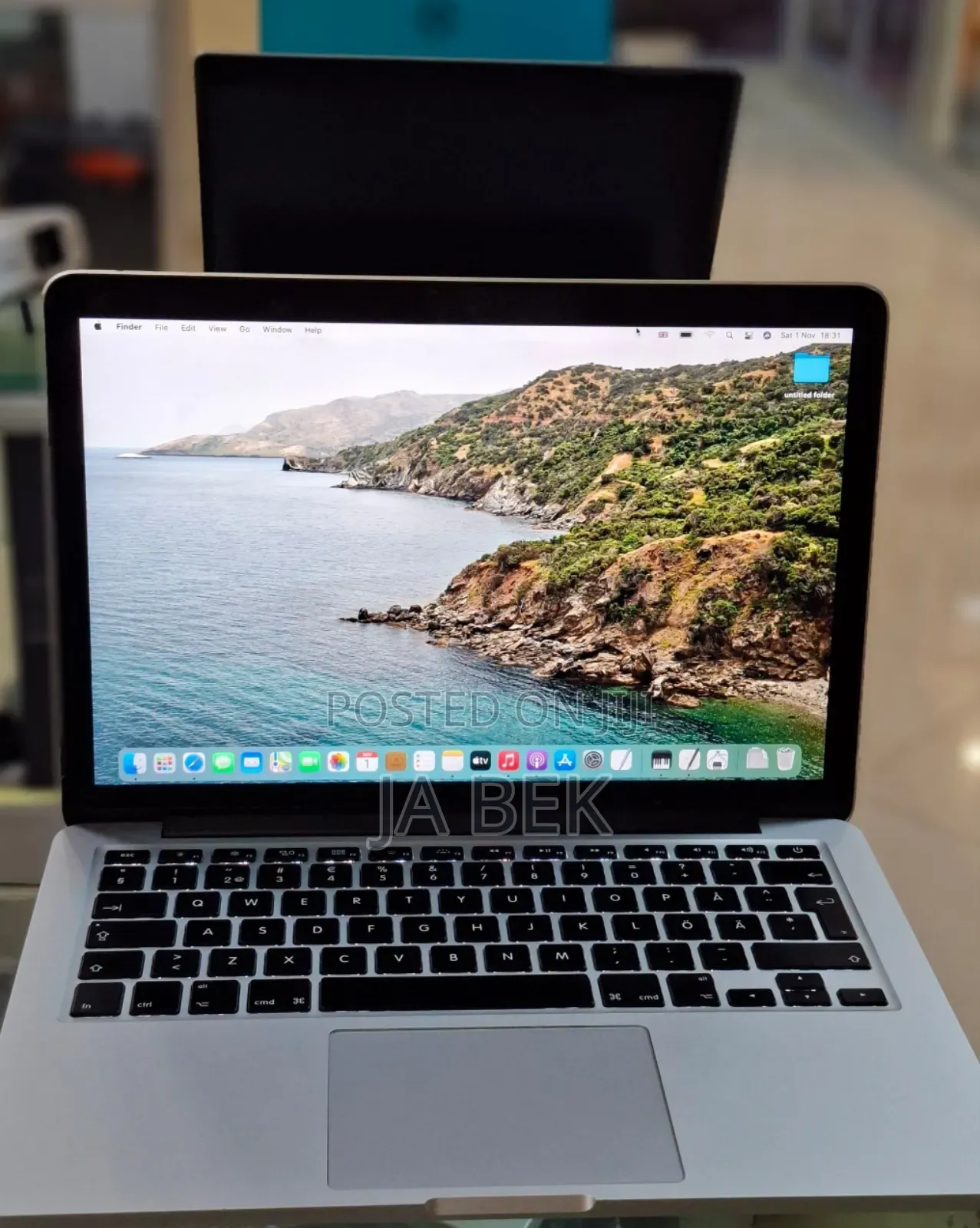 New Laptop Apple MacBook Pro 2014 8GB Intel Core I7 SSD 256GB