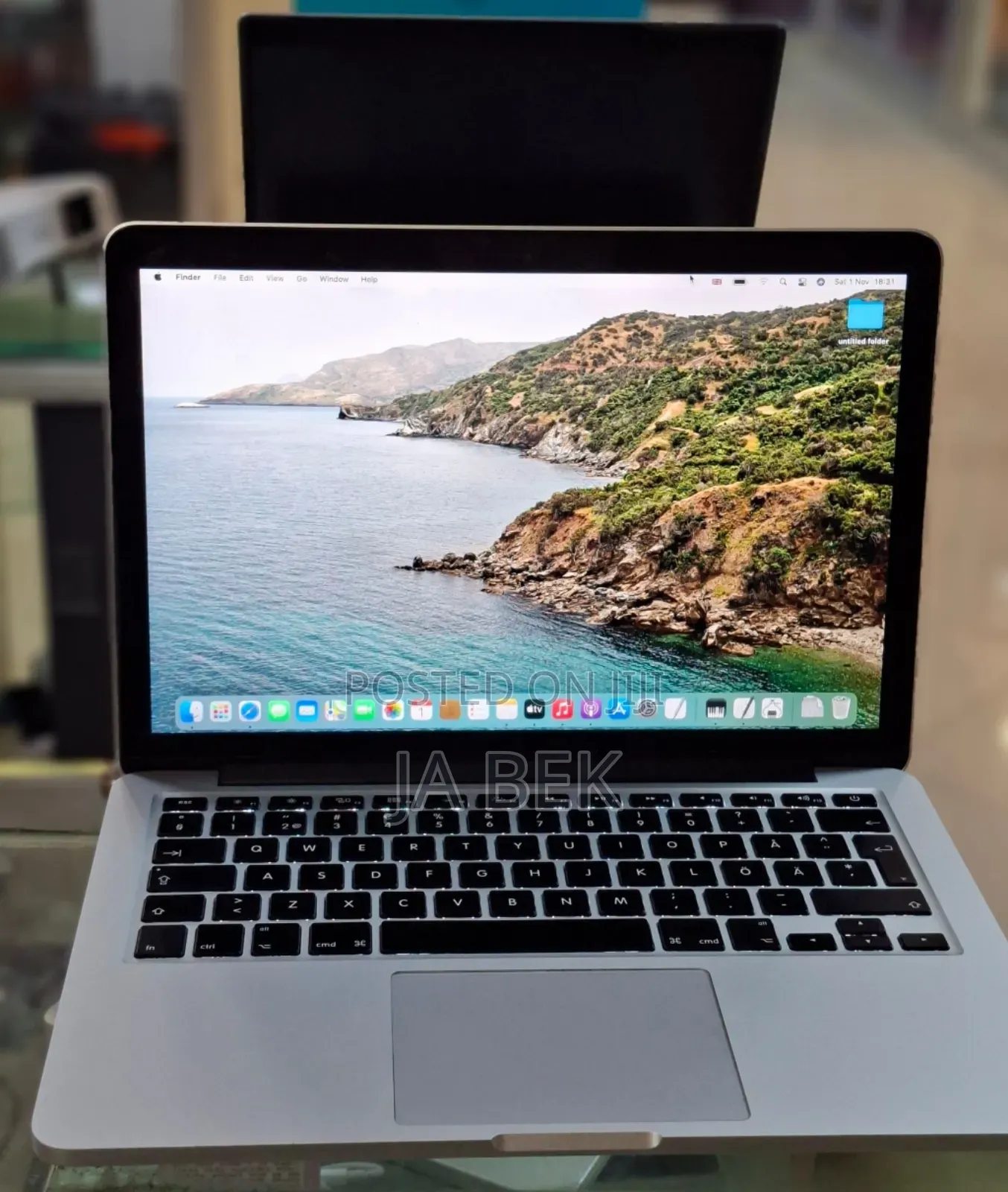 New Laptop Apple MacBook Pro 2014 8GB Intel Core I7 SSD 256GB