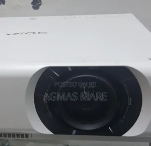 Photo - Home Cinema Projector Sony VPL-Ch350 Model Highlights