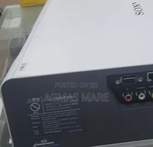 Home Cinema Projector Sony VPL-Ch350 Model Highlights