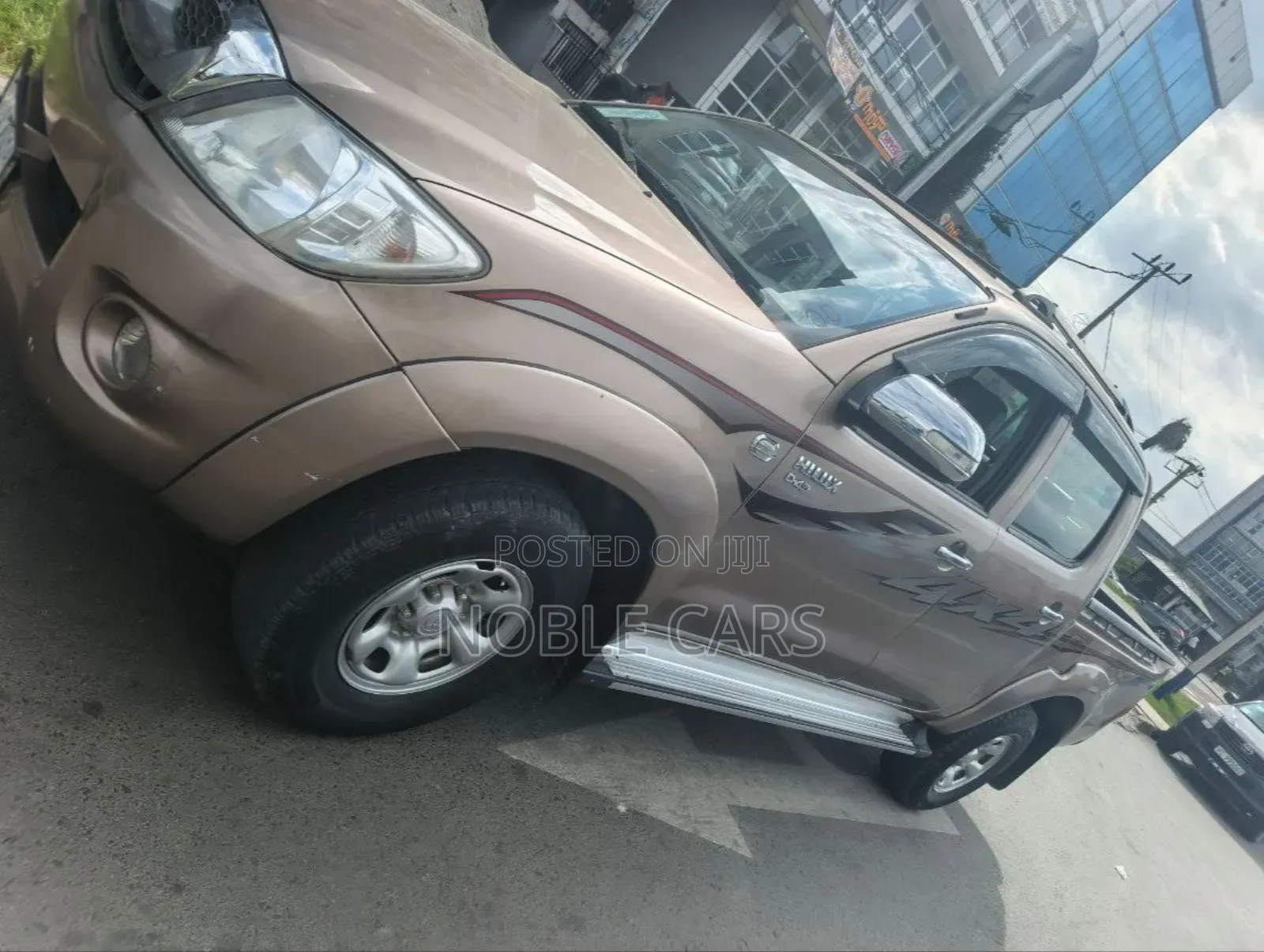 Toyota Hilux 2011 Gold