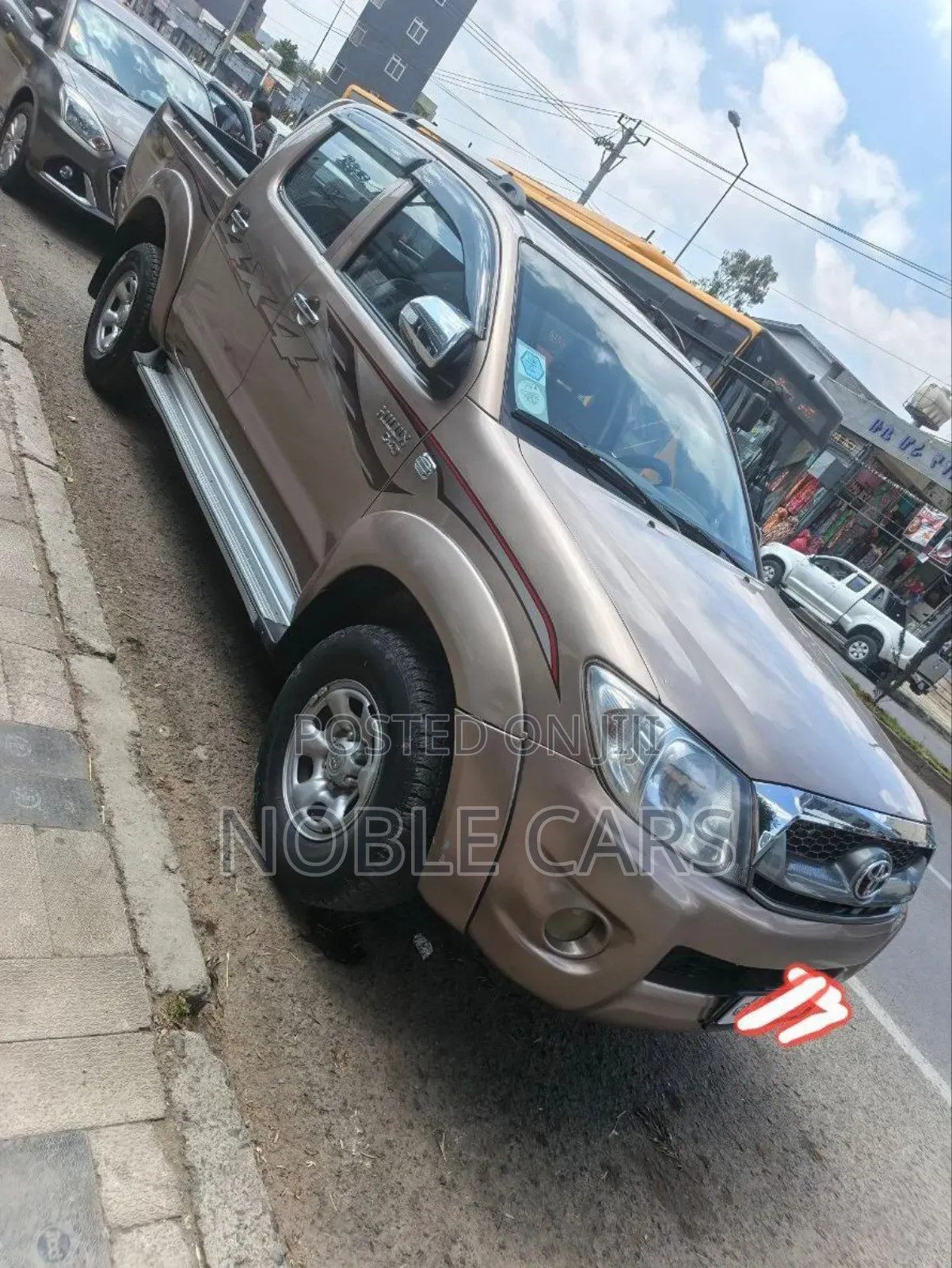 Toyota Hilux 2011 Gold