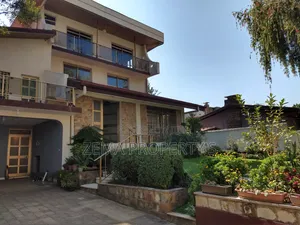 Photo - 4bdrm House in Bole for rent