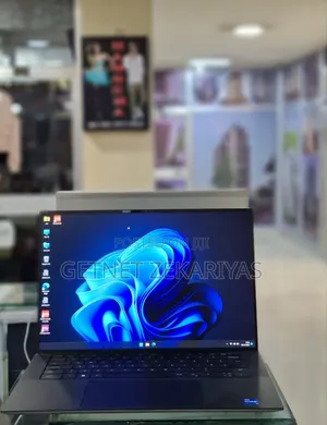 New Laptop Dell Precision 5570 16GB Intel Core I7 SSD 512GB