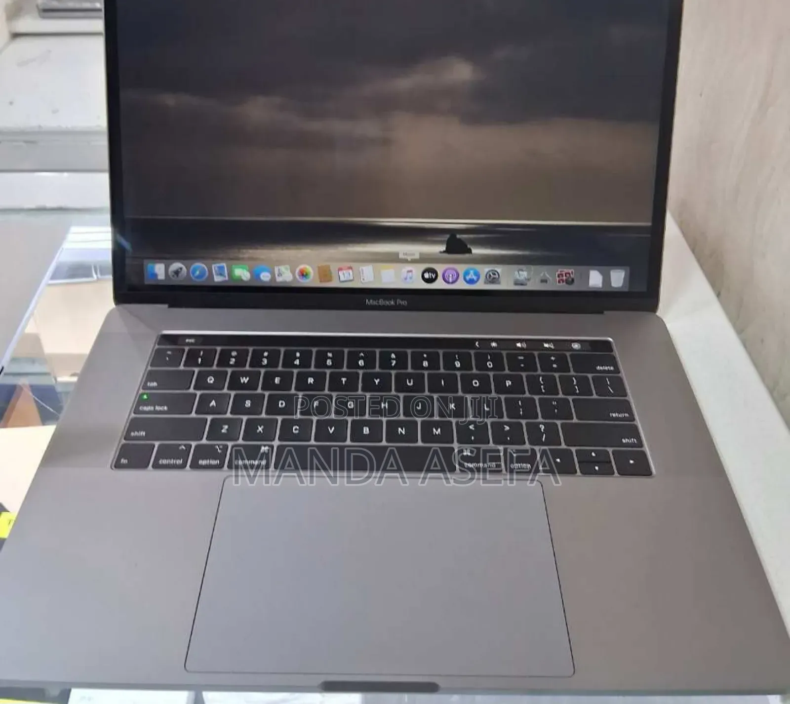New Laptop Apple MacBook Pro 2019 32GB Intel Core I9 SSD 512GB