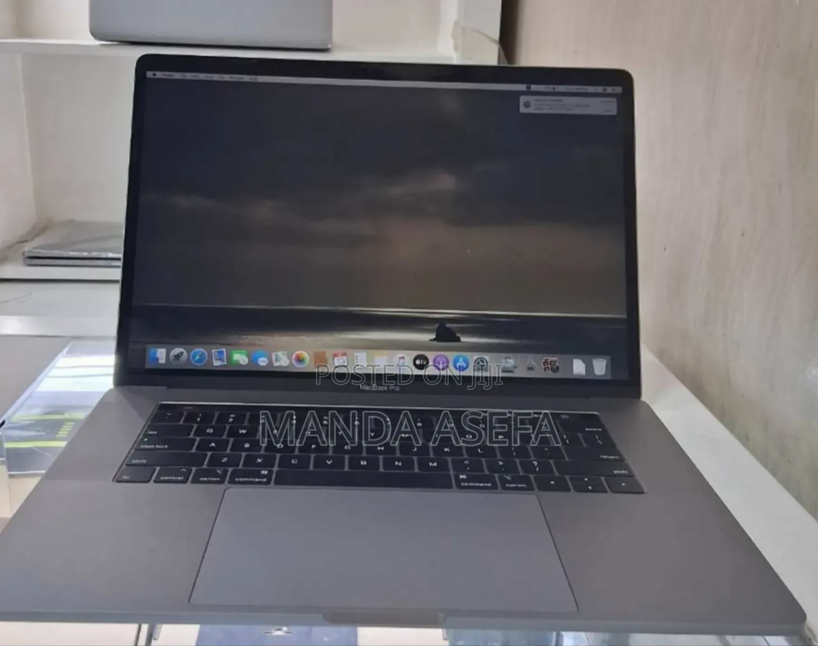New Laptop Apple MacBook Pro 2019 32GB Intel Core I9 SSD 512GB