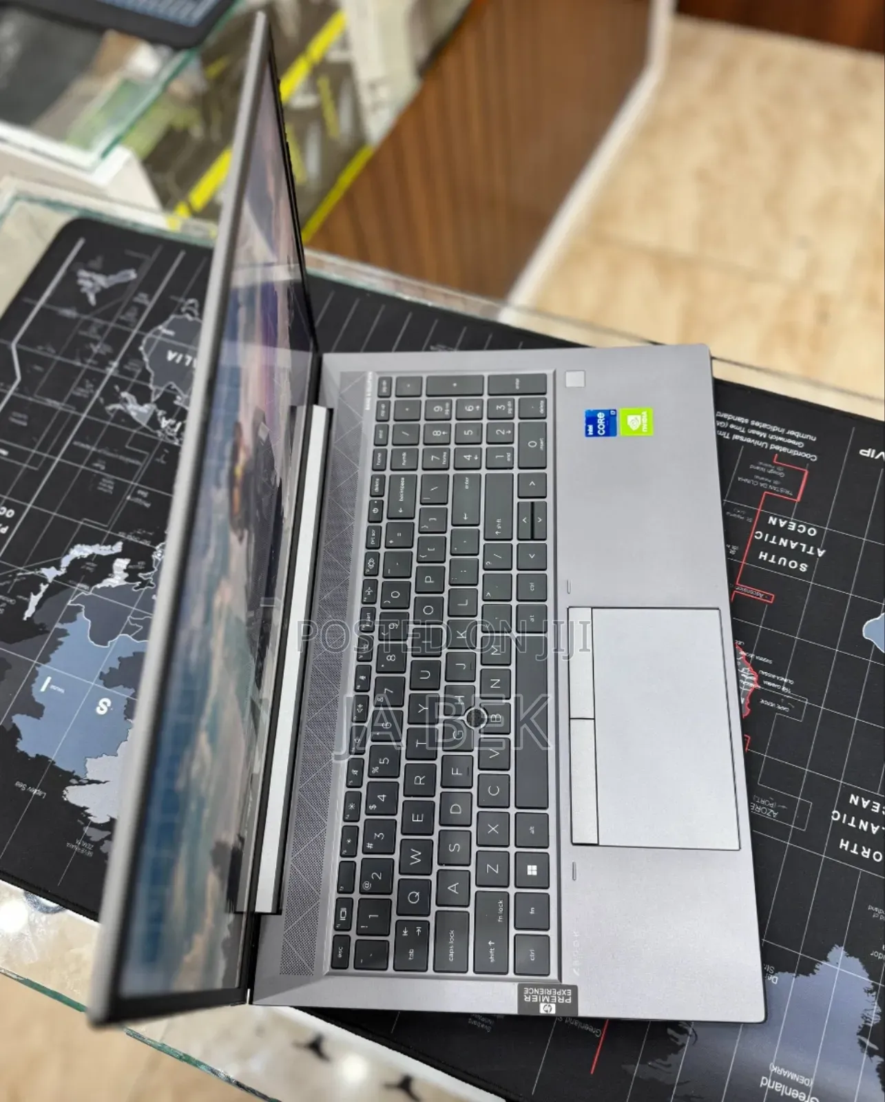 New Laptop HP ZBook Firefly 15 G7 32GB Intel Core I7 SSD 512GB