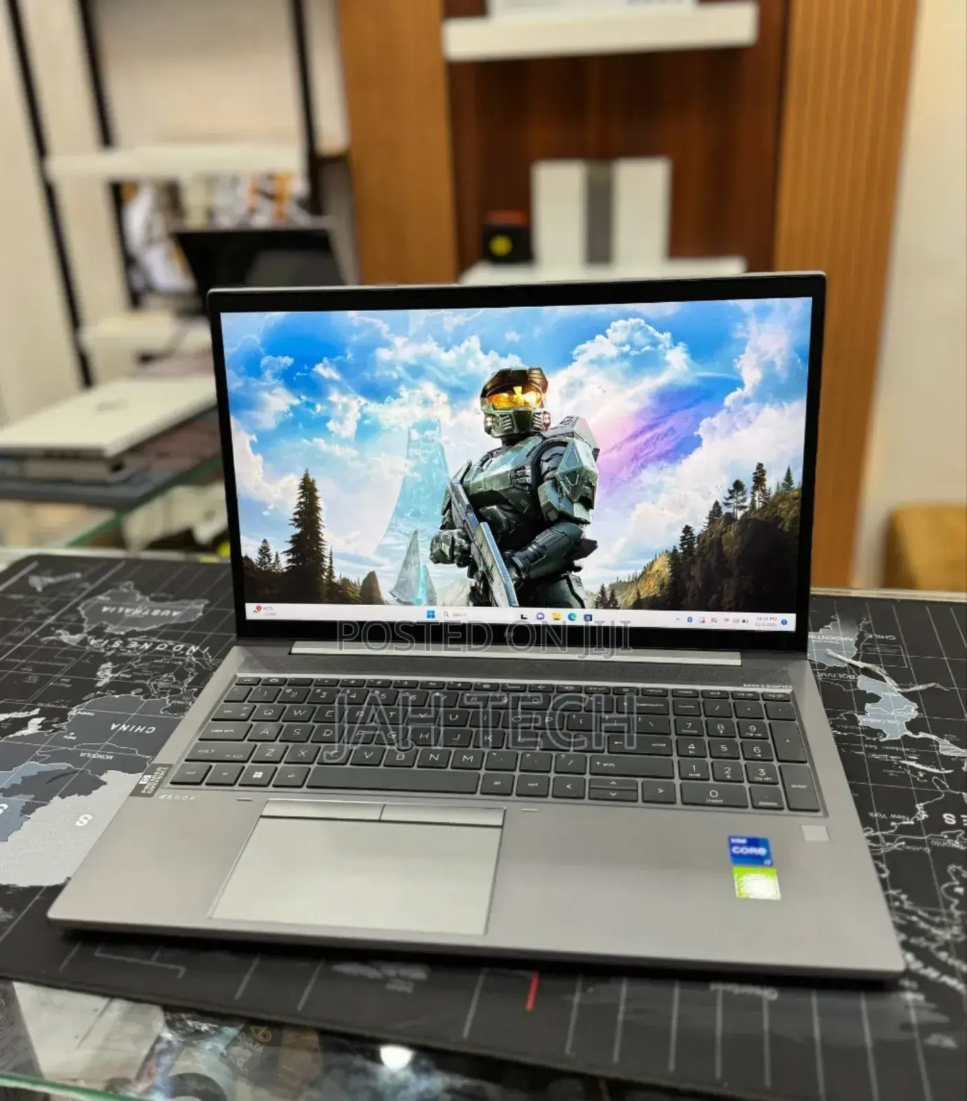 New Laptop HP ZBook Firefly 15 G7 32GB Intel Core I7 SSD 512GB