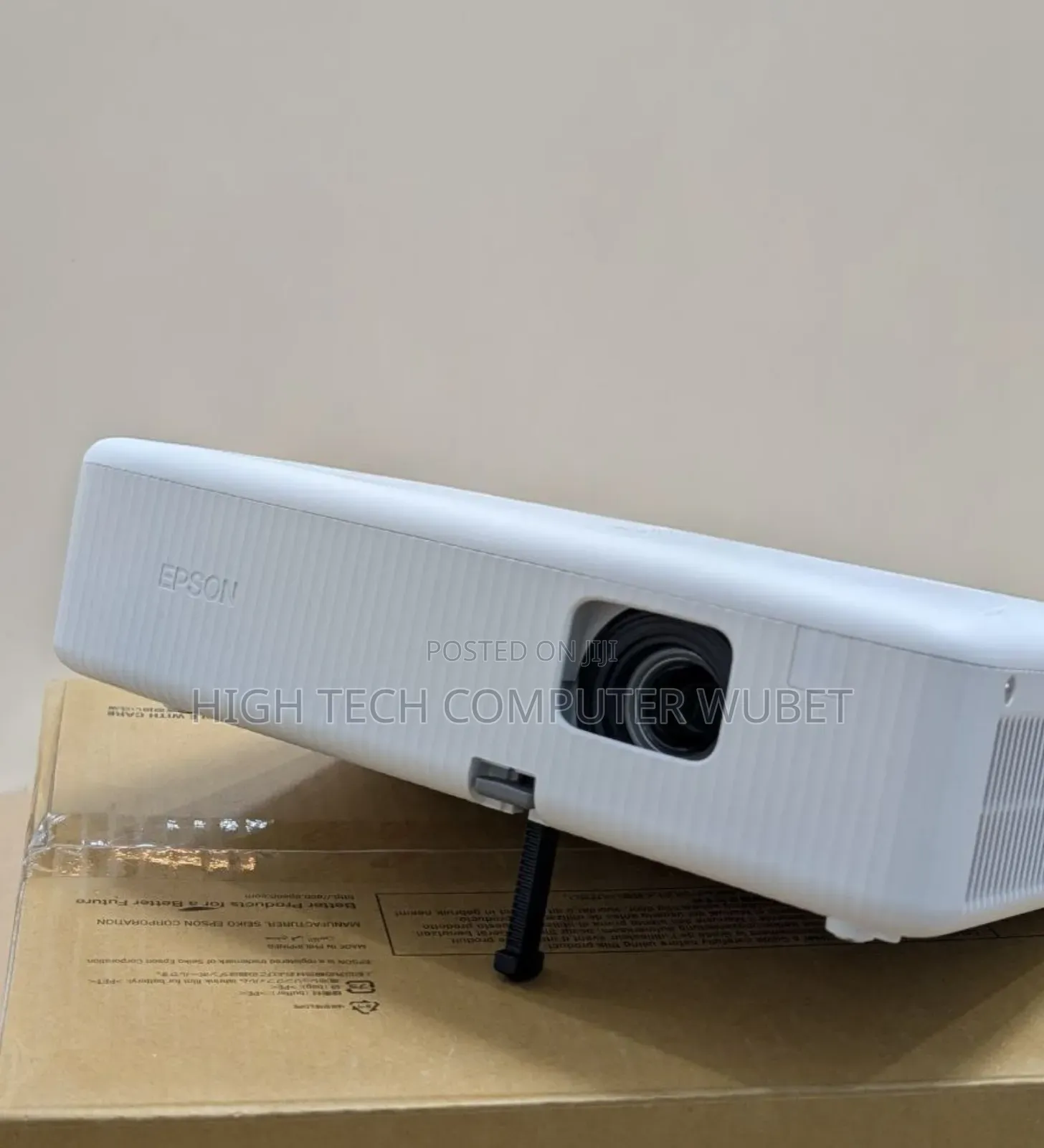 Tbrand New Epson Projector Co-W01
With Cartoon With Best Imag