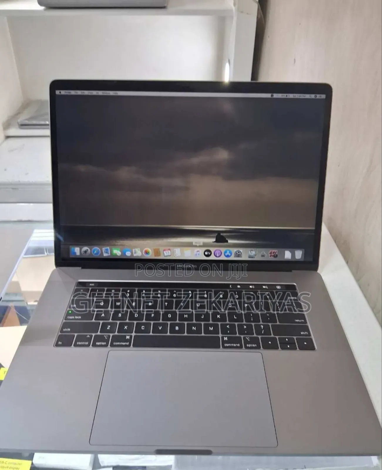 New Laptop Apple MacBook Pro 2019 32GB Intel Core I9 SSD 512GB