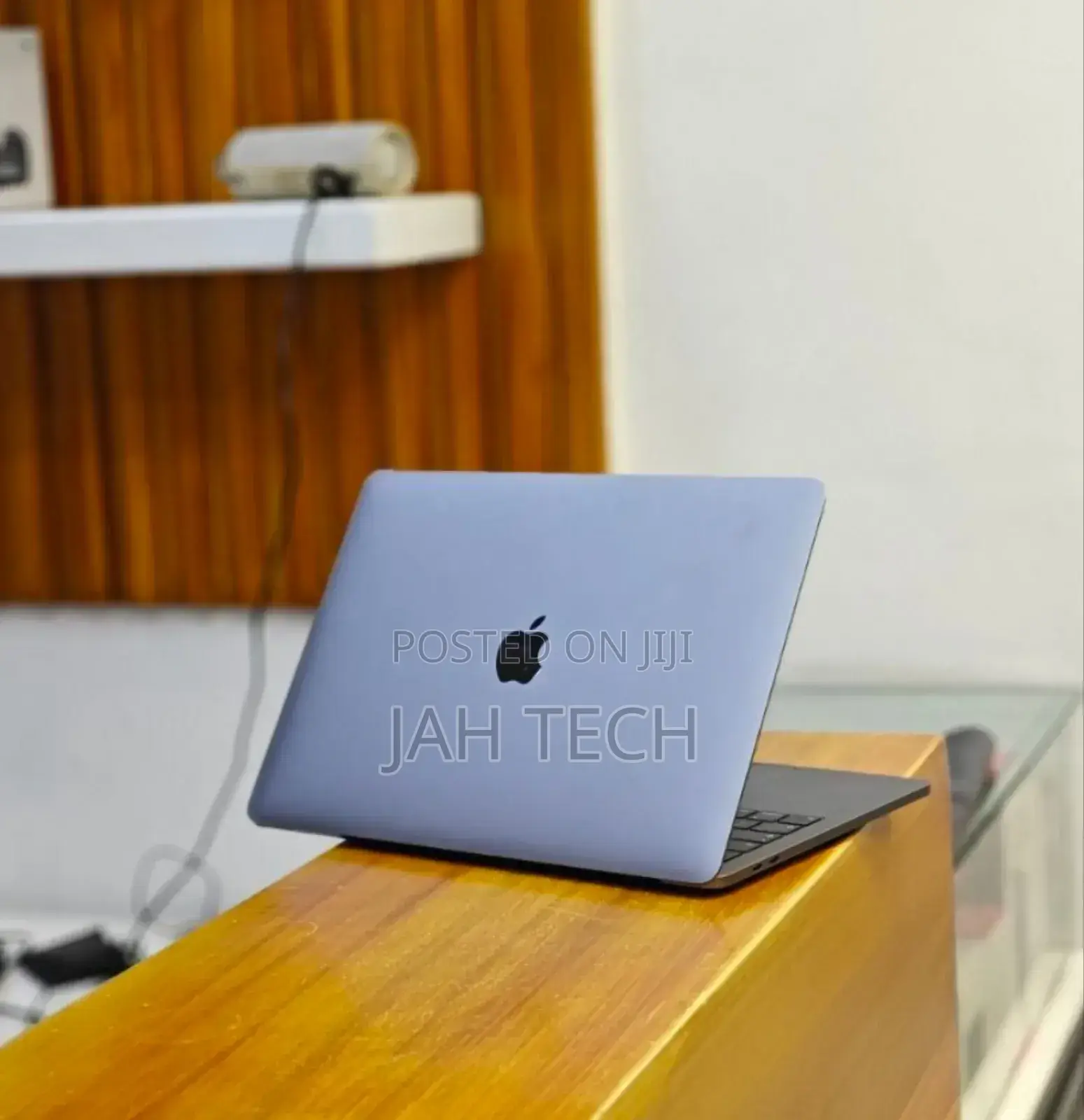 New Laptop Apple MacBook Pro 2019 16GB Intel Core I5 SSD 1T