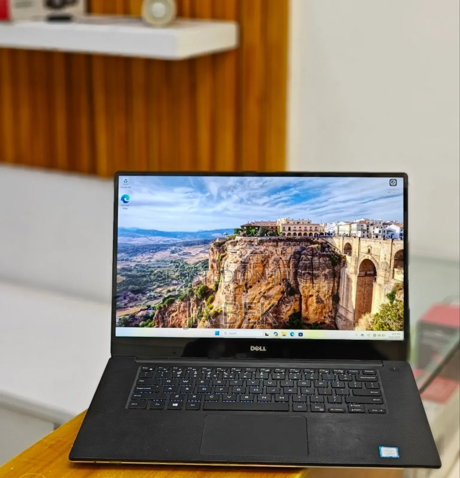 New Laptop Dell XPS 15 16GB Intel Core I7 SSD 256GB